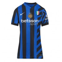 Camisa de Futebol Inter Milan Alessandro Bastoni #95 Equipamento Principal Mulheres 2024-25 Manga Curta